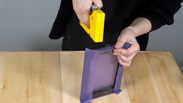 タッカー打ち込み