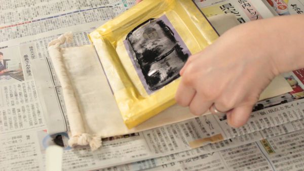 版をそっと離します